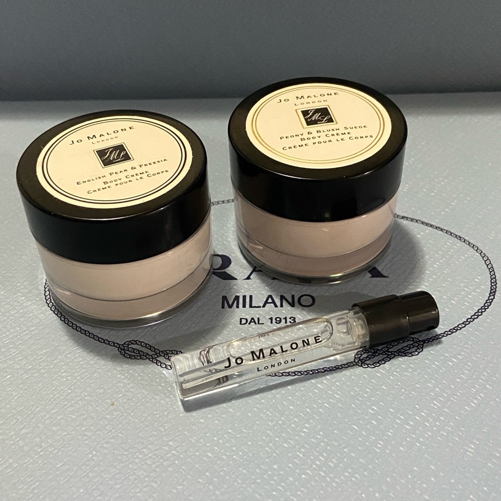 Jo Malone trio